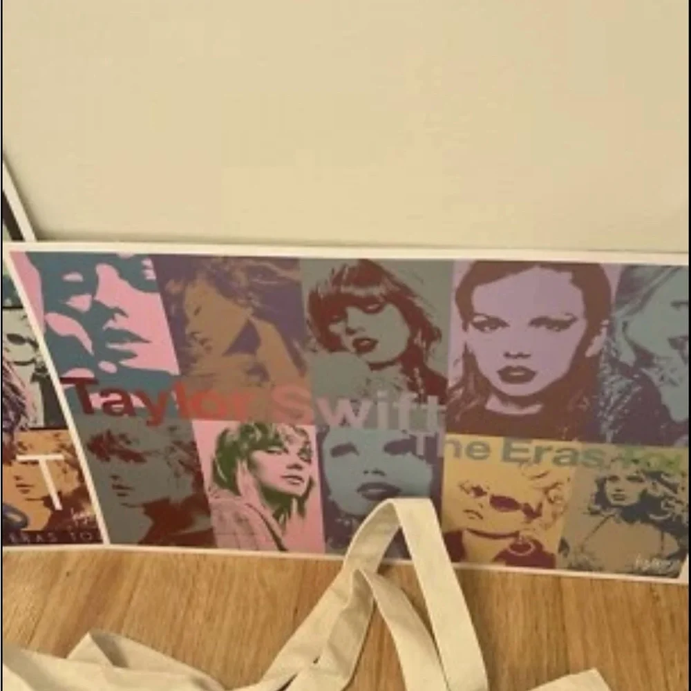 Taylor Swift Eras Tour VIP Box And T Shirt - Picture 8 of 11